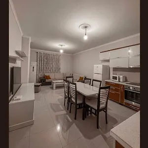 yourhome.hotels-in-tirana.com/