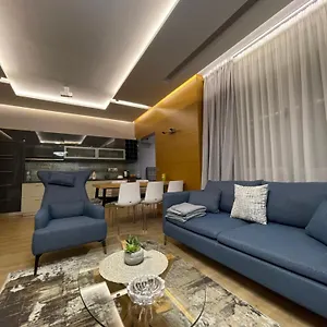 lux-apartment.hotels-in-tirana.com/